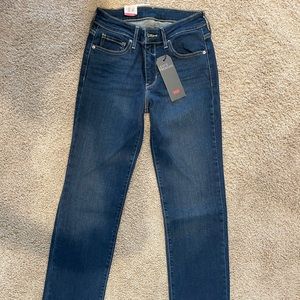 Womens Levi’s 714 Straight Mid Rise Slim 26x34